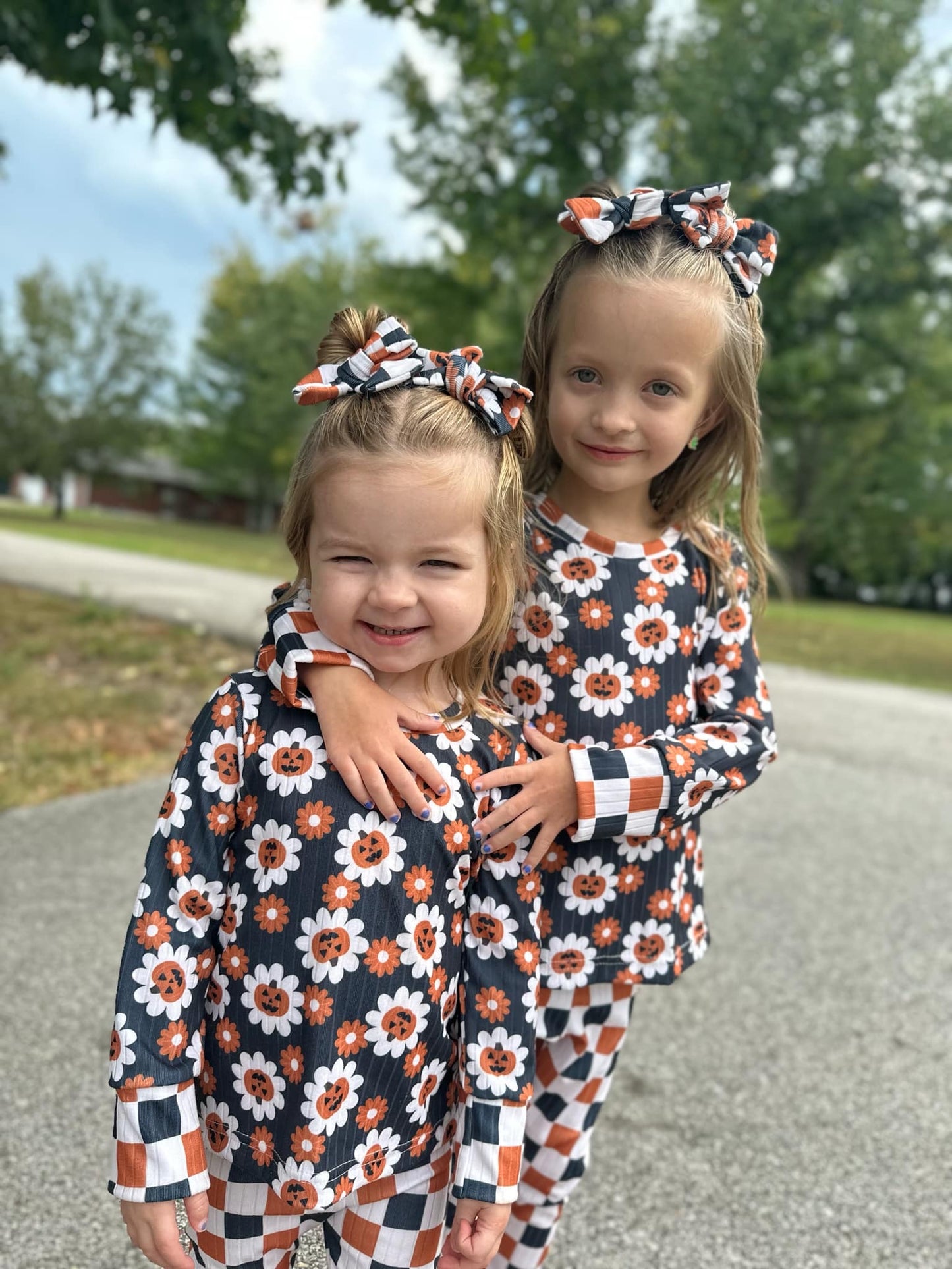 Matching simple bow/piggies (fall/halloween)